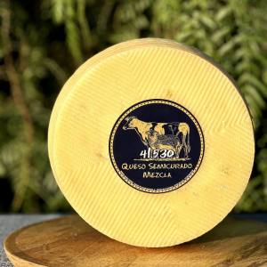 9) Queso semi de mezcla (leche de vaca, cabra y oveja)2